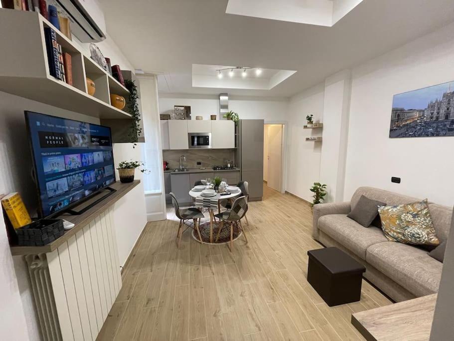 Nel Quartiere Bayres Suite Completamente Rinnovata ميلان المظهر الخارجي الصورة