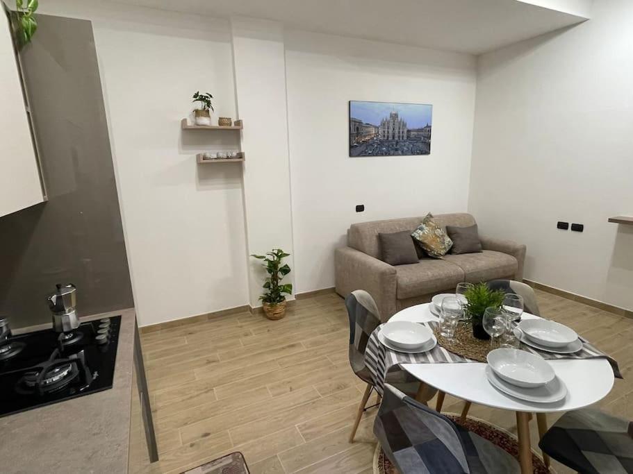 Nel Quartiere Bayres Suite Completamente Rinnovata ميلان المظهر الخارجي الصورة